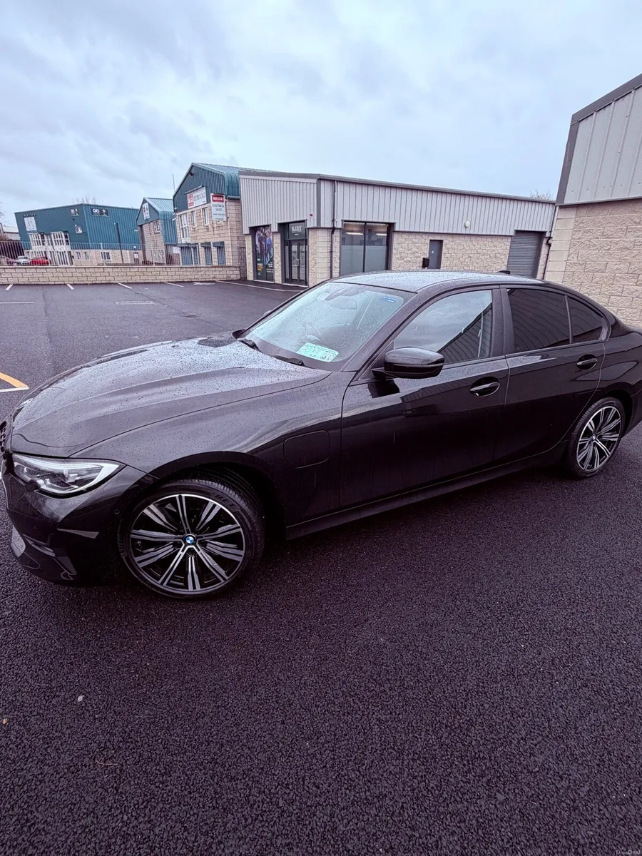 201 PLATE BMW 330e 3 SERIES - Image 4