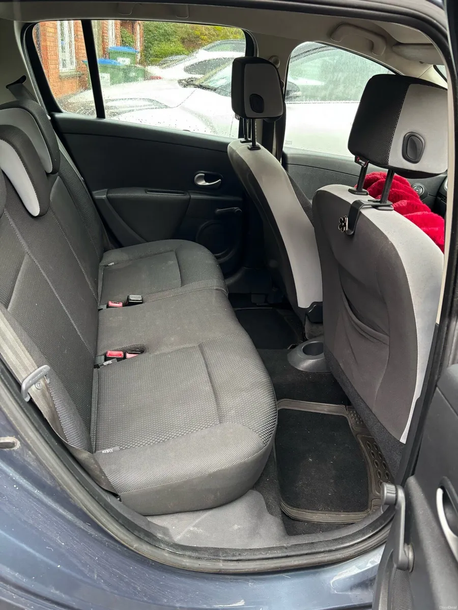 Renault clio 2009 - Image 4