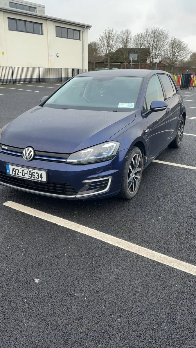 Volkswagen E-Golf - Executive Edition - Image 3