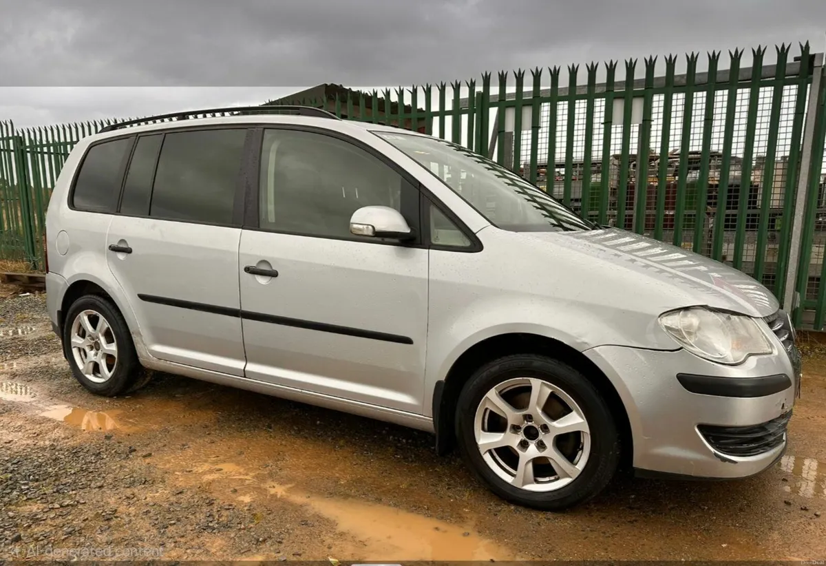 Volkswagen Touran 2009 - Image 2