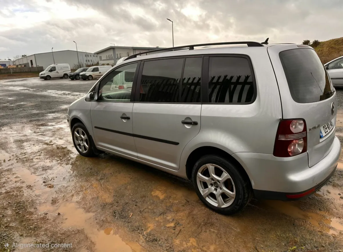 Volkswagen Touran 2009 - Image 4