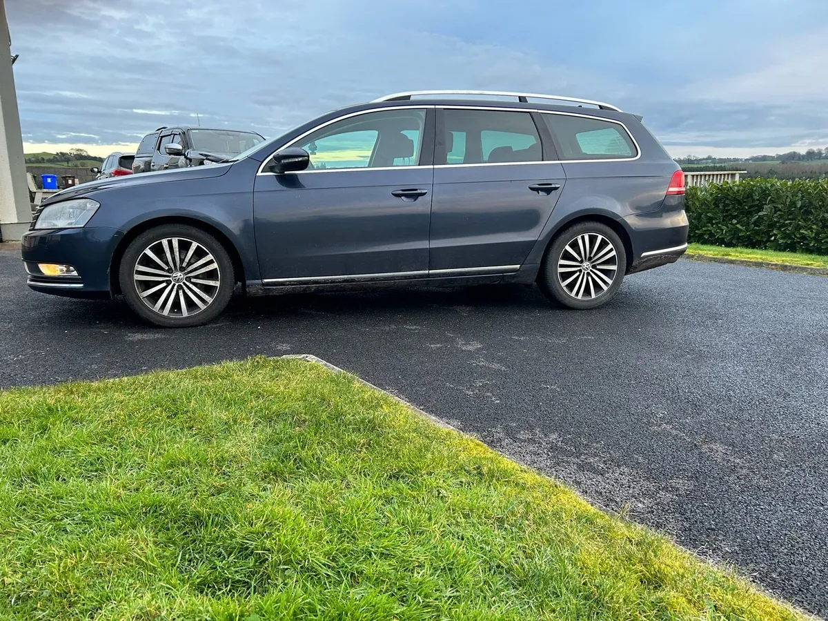 Volkswagen Passat - Image 2