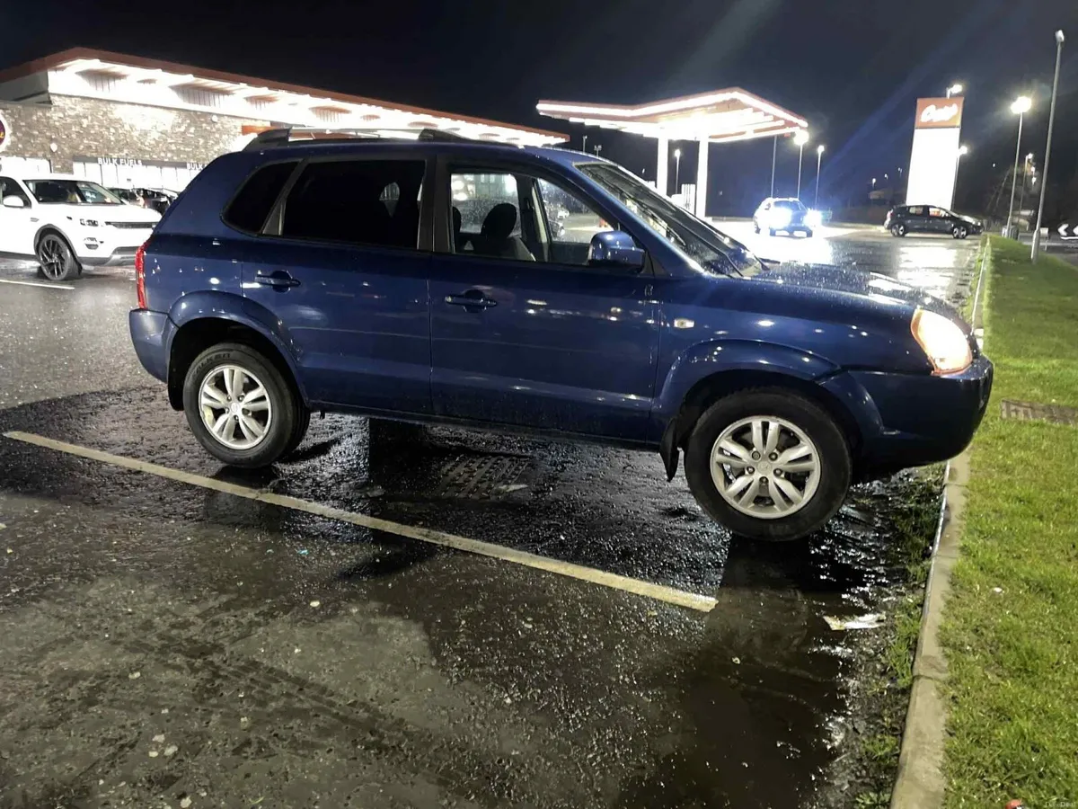 Hyundai Tucson AWD 2010 - Image 4