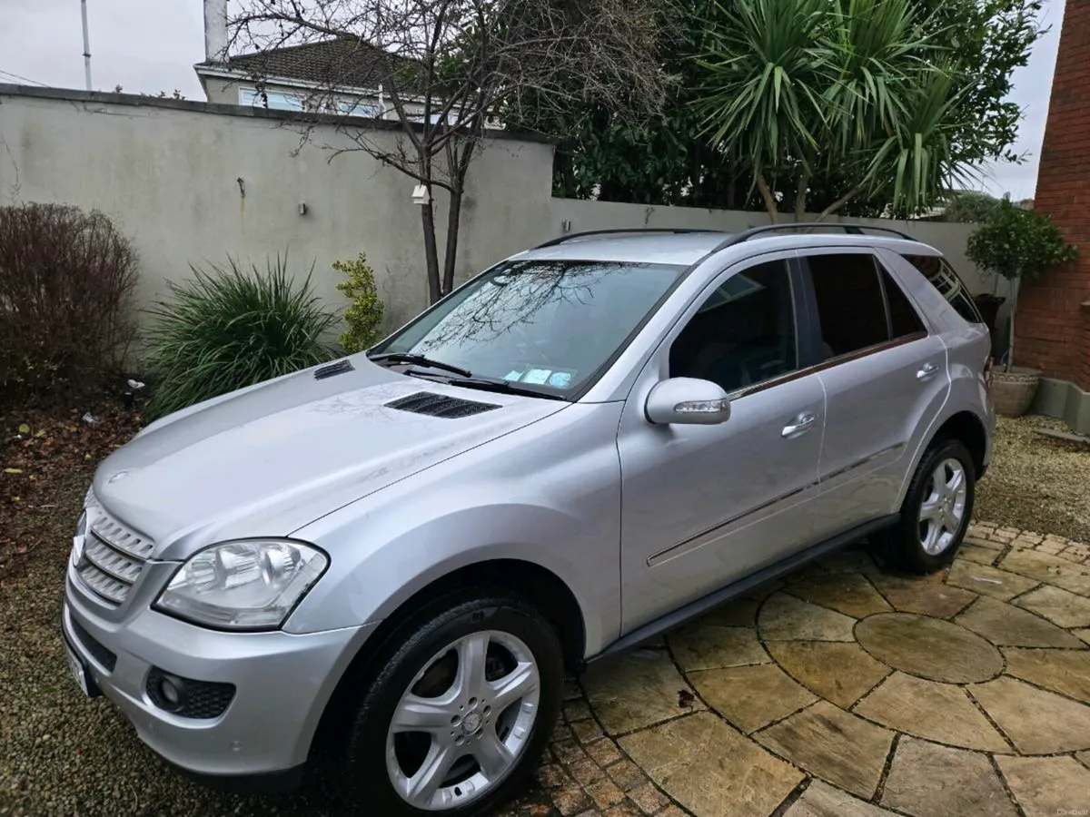 Mercedes Ml320 SUV - Image 3