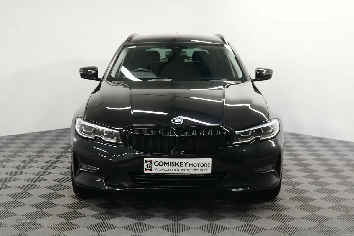 BMW 3-Series 330e SE Pro - Image 2