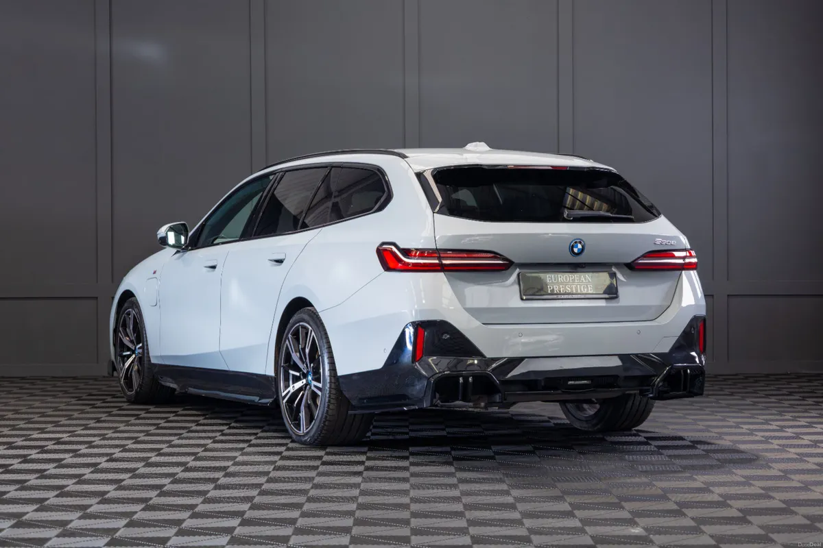 2025 BMW 5-Series 530e M-Sport (G61) - Image 4