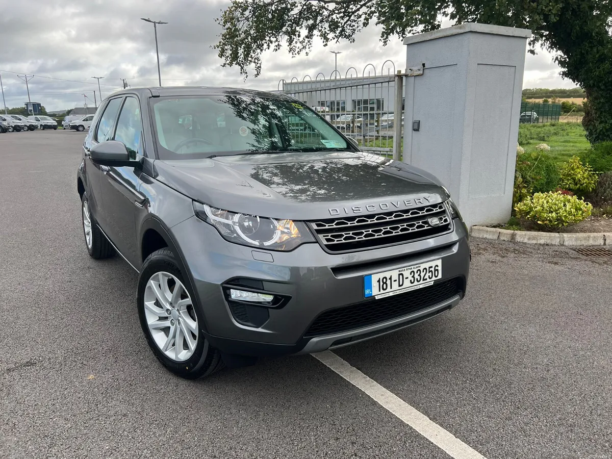 Land Rover Discovery 2WD 7S 2018 - Image 1