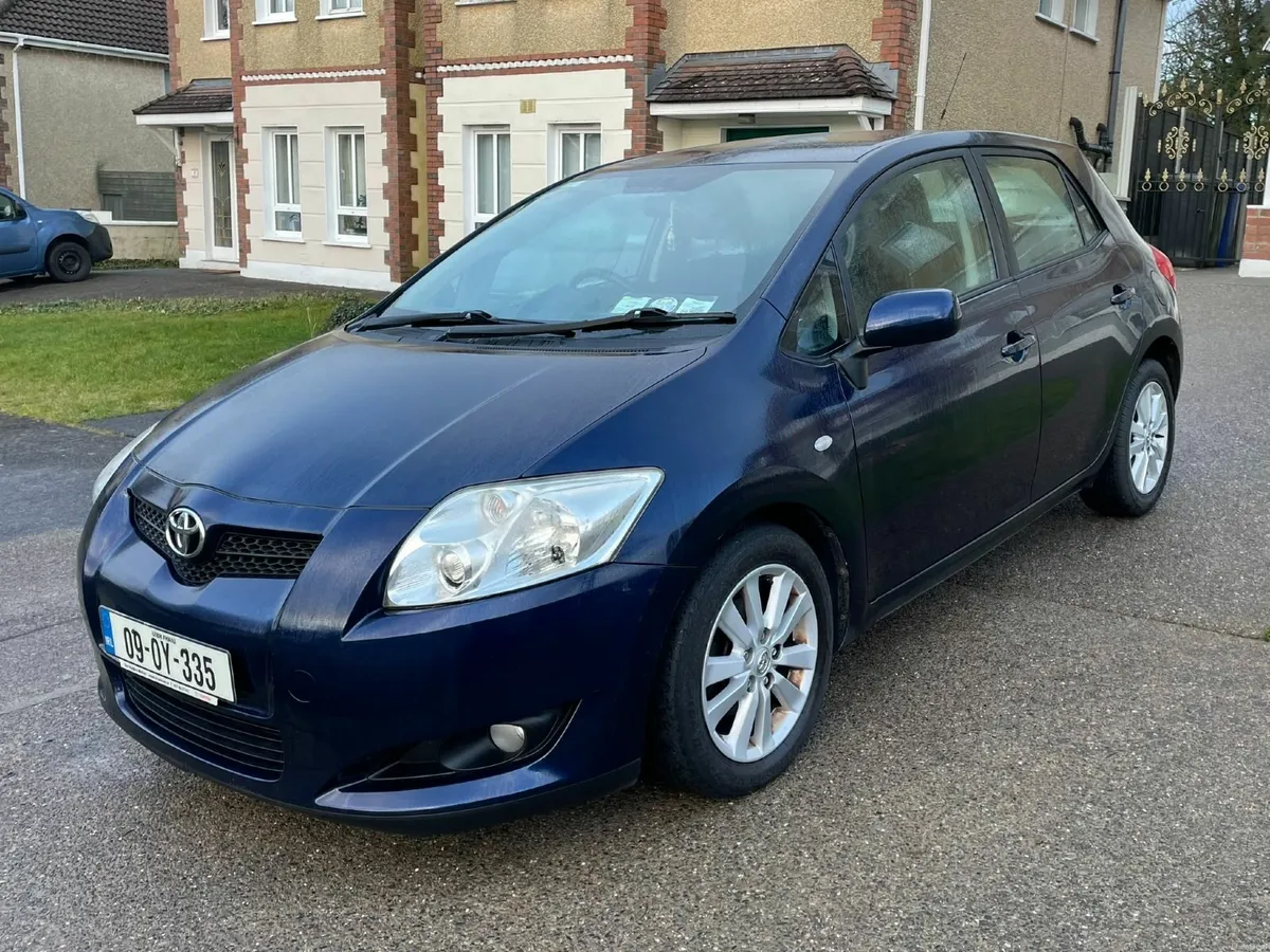 Toyota Auris 2009 - Image 1