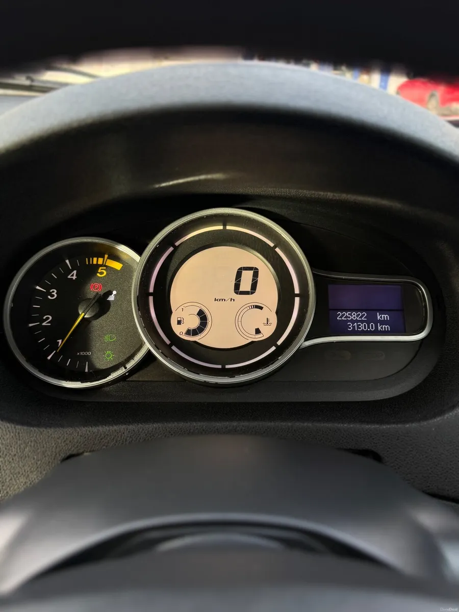 Renault Fluence 2012 - Image 3