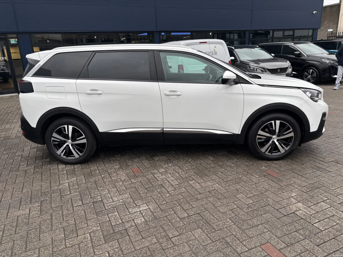 Peugeot 5008 2020 - Image 3
