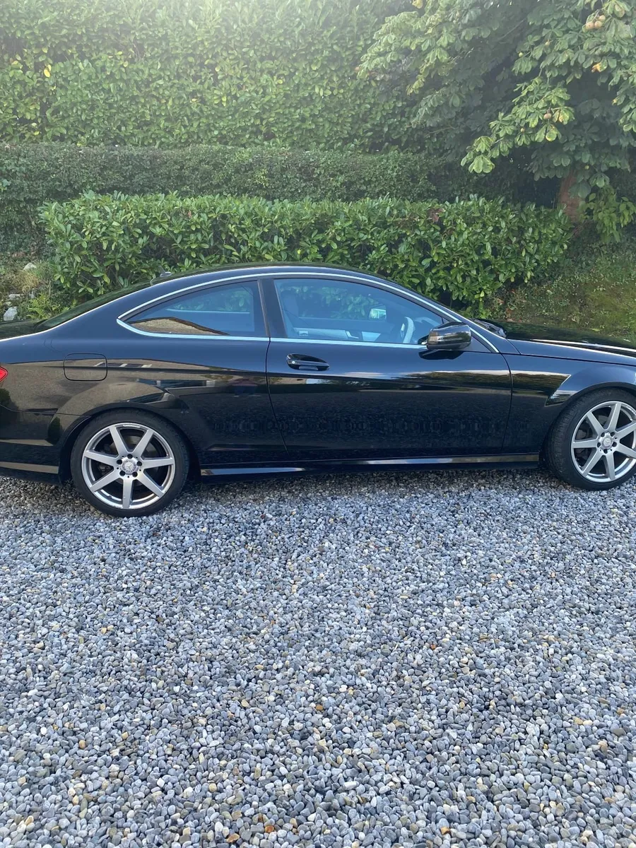 Mercedes-Benz C-Class 2015 - Image 2