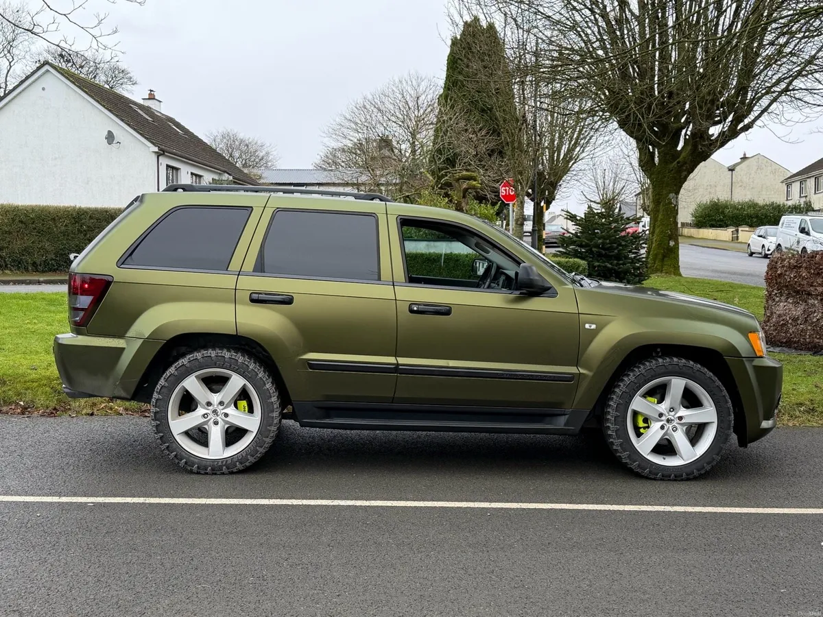 Jeep Grand Cherokee 5.7 Hemi - Image 3