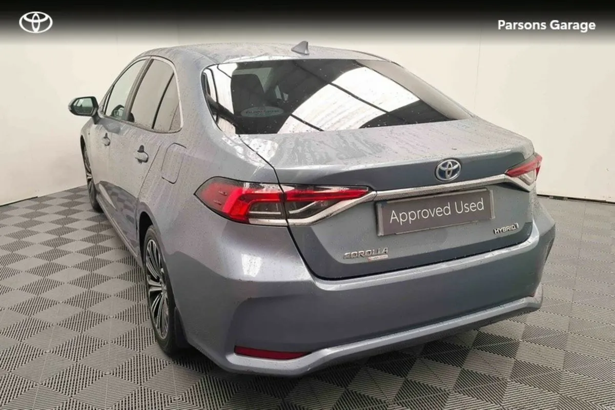 Toyota Corolla HYBRID LUNA SPORT 4DR - Image 2