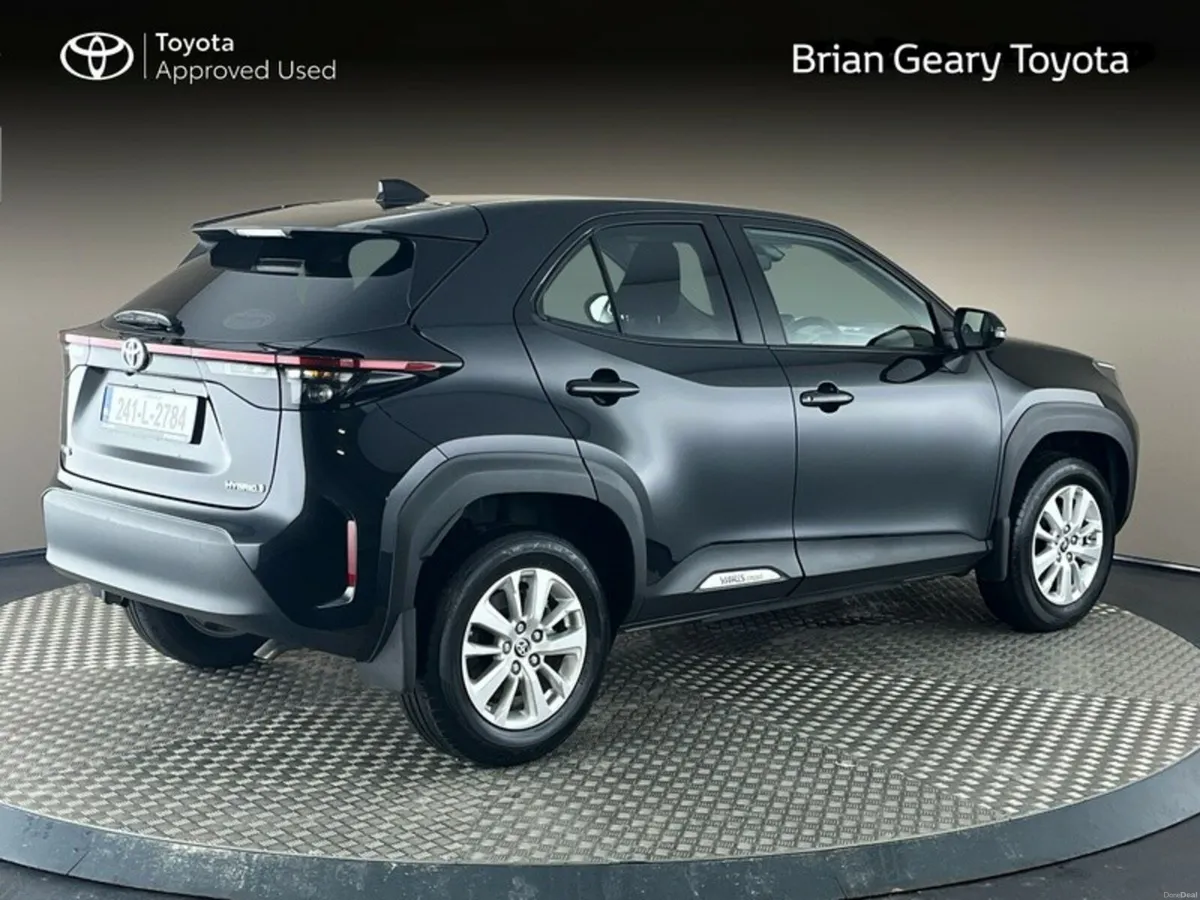 Toyota Yaris Cross HYBRID LUNA - Image 2