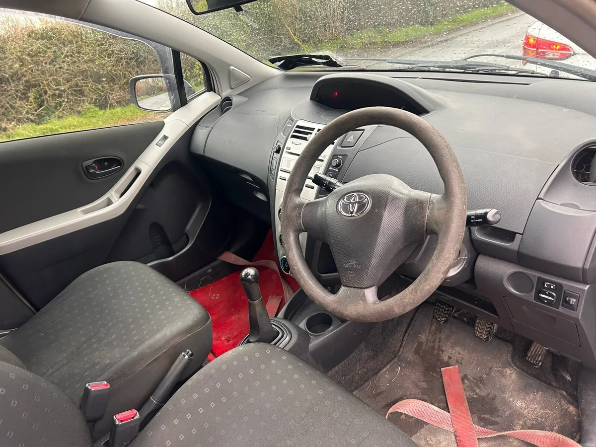Toyota Yaris - Image 4