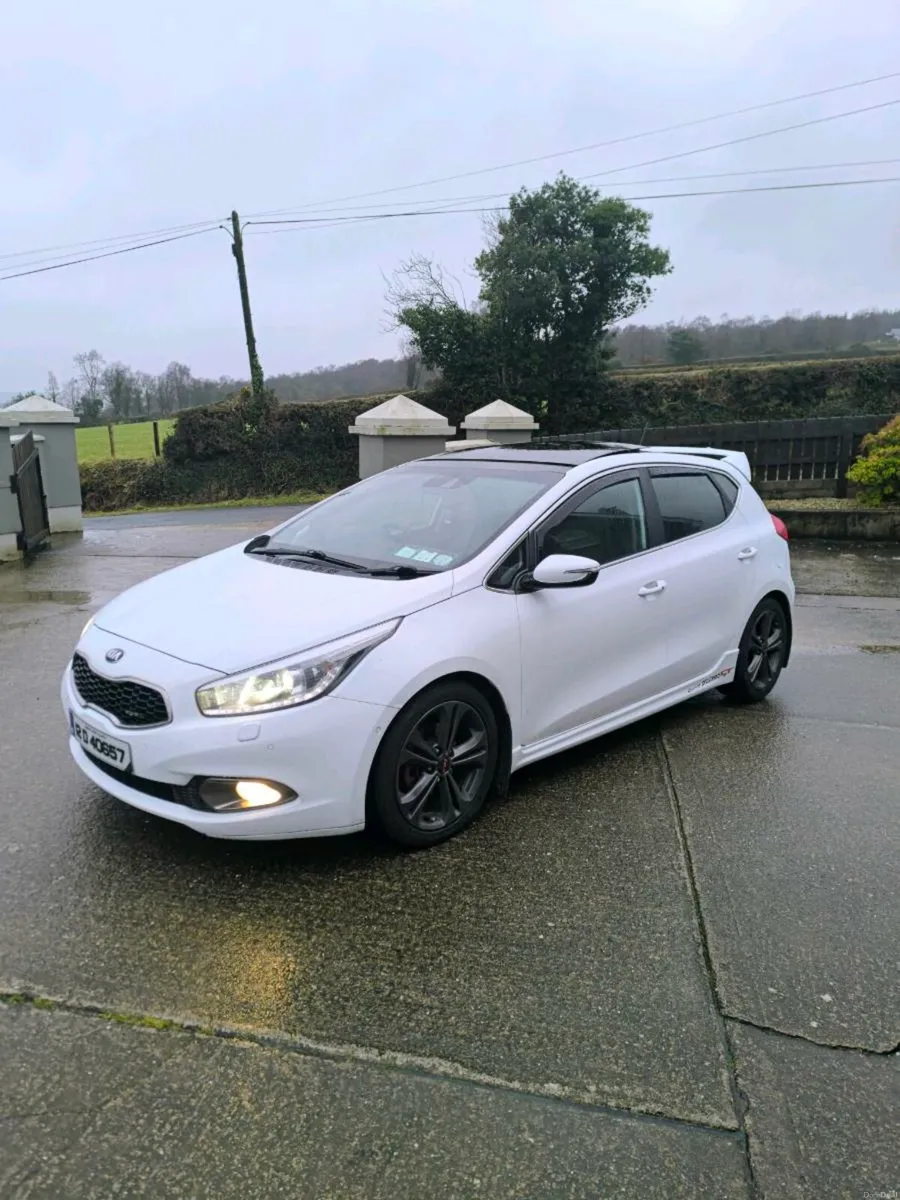 2012 kia ceed executive platinum 1.6l diesel - Image 1