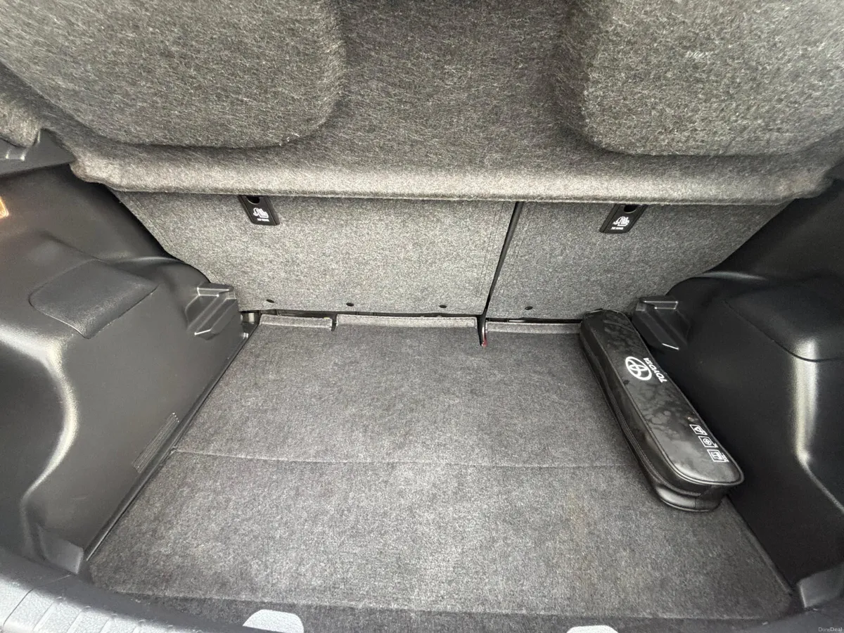 Toyota Yaris 2018 - Image 4