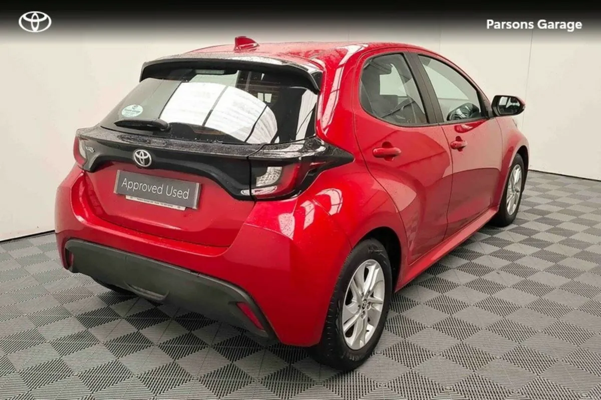 Toyota Yaris 1.5 LUNA 4DR - Image 2