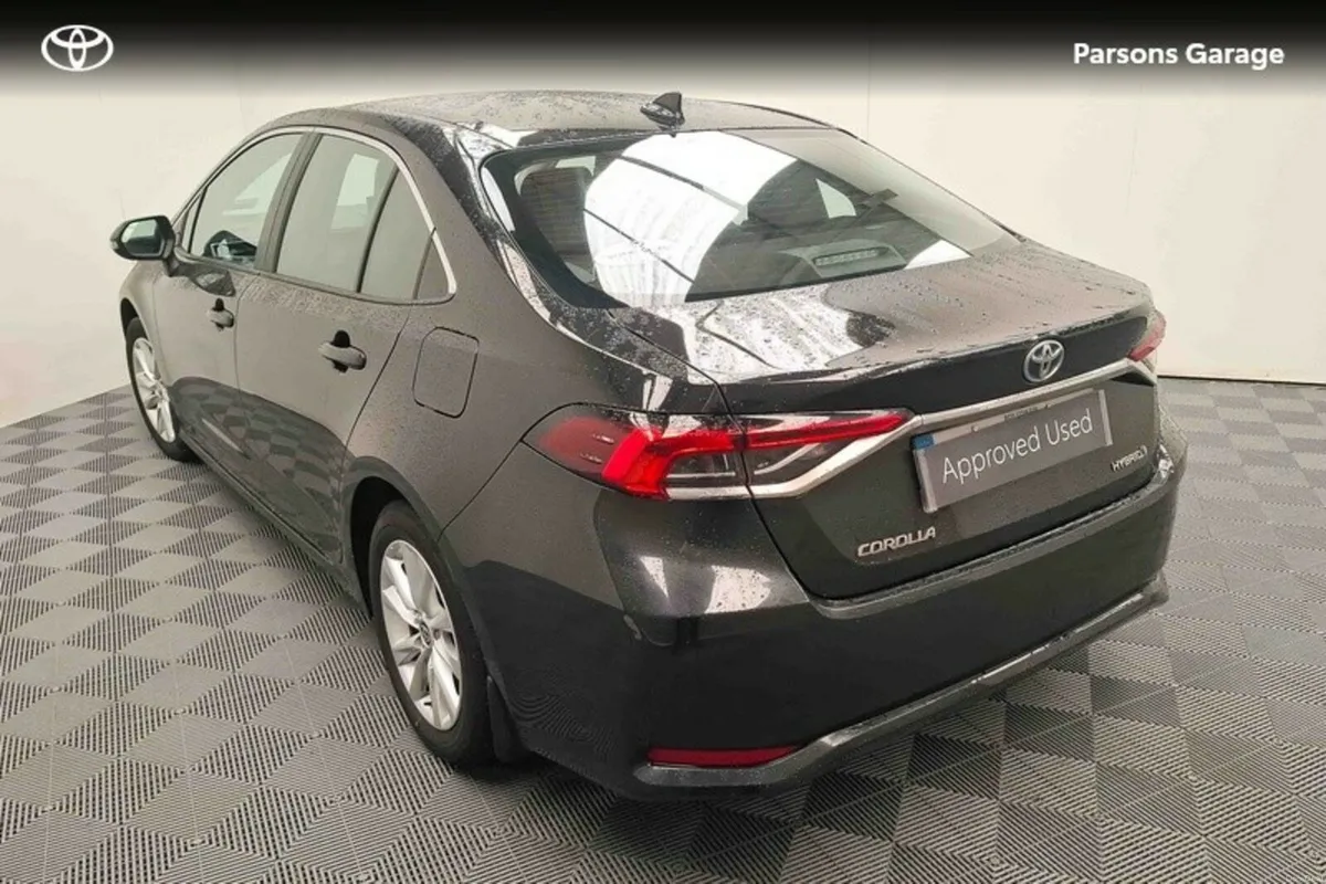 Toyota Corolla LUNA SALOON 4DR AUTO - Image 2
