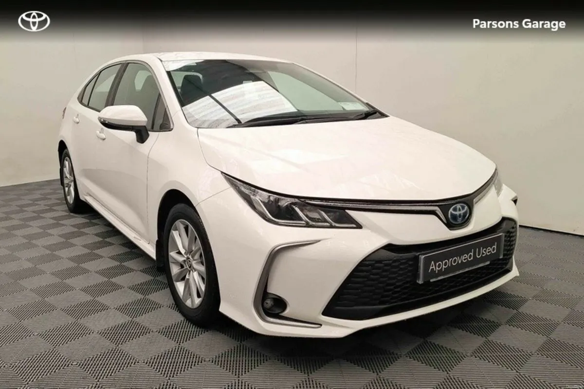 Toyota Corolla LUNA SALOON 4DR AUTO - Image 1