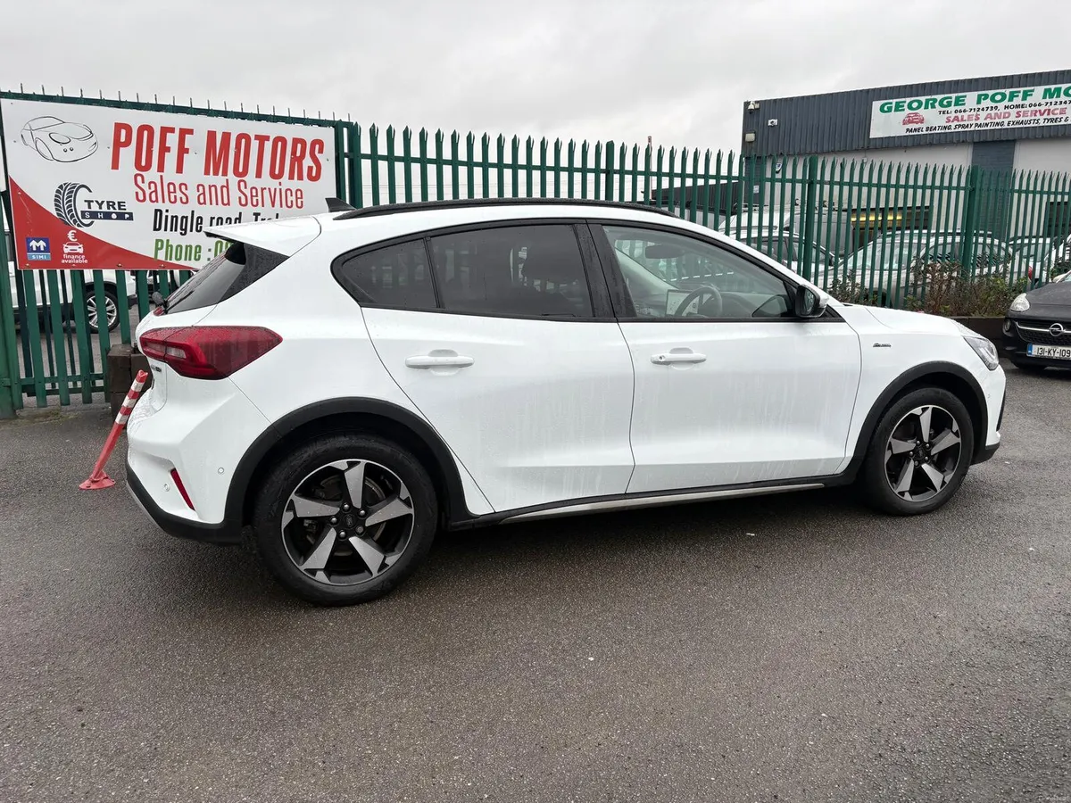 Ford Focus 2023 - Image 3