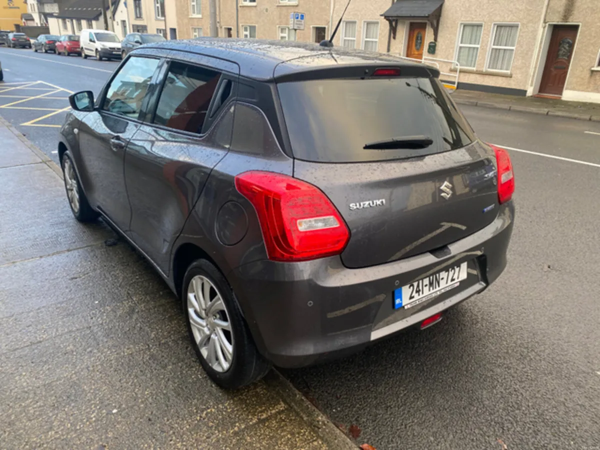 Suzuki Swift 2024 Automatic - Image 3