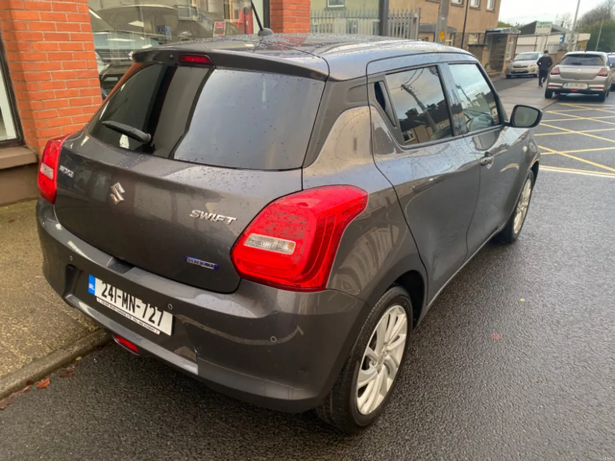 Suzuki Swift 2024 Automatic - Image 4