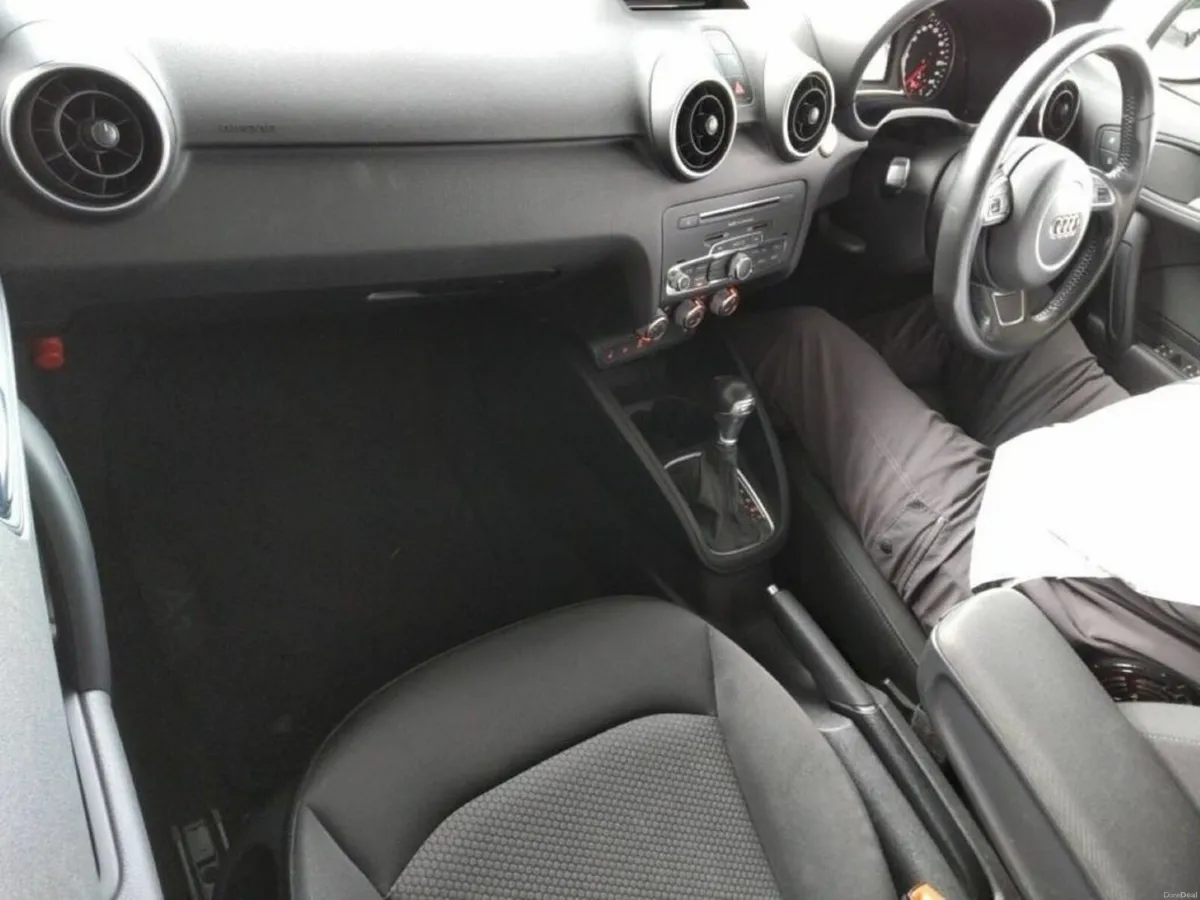 Audi A1 1.0 TFSI - BEIGE/BLACK 2 TONE - 15'' FACTO - Image 3