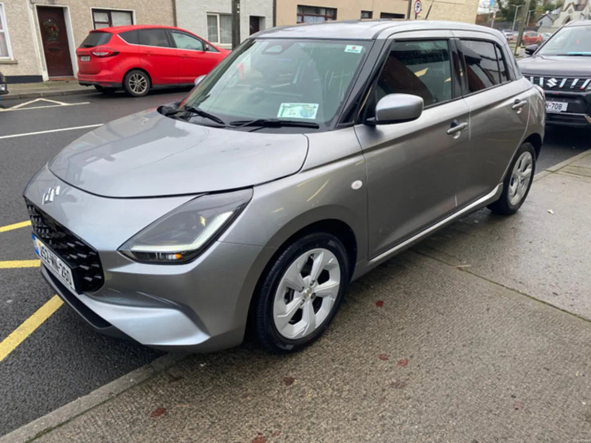 Suzuki Swift 2025 Automatic - Image 2