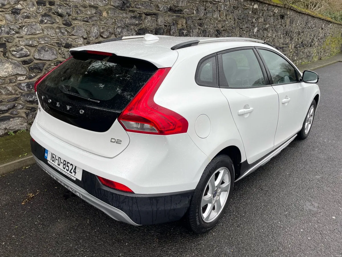 Volvo V40 D2 - Image 2