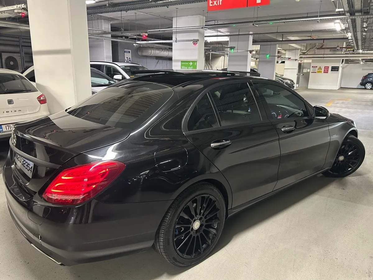 Mercedes C350e Plug-in hybrid, LOW MILEAGE - Image 3