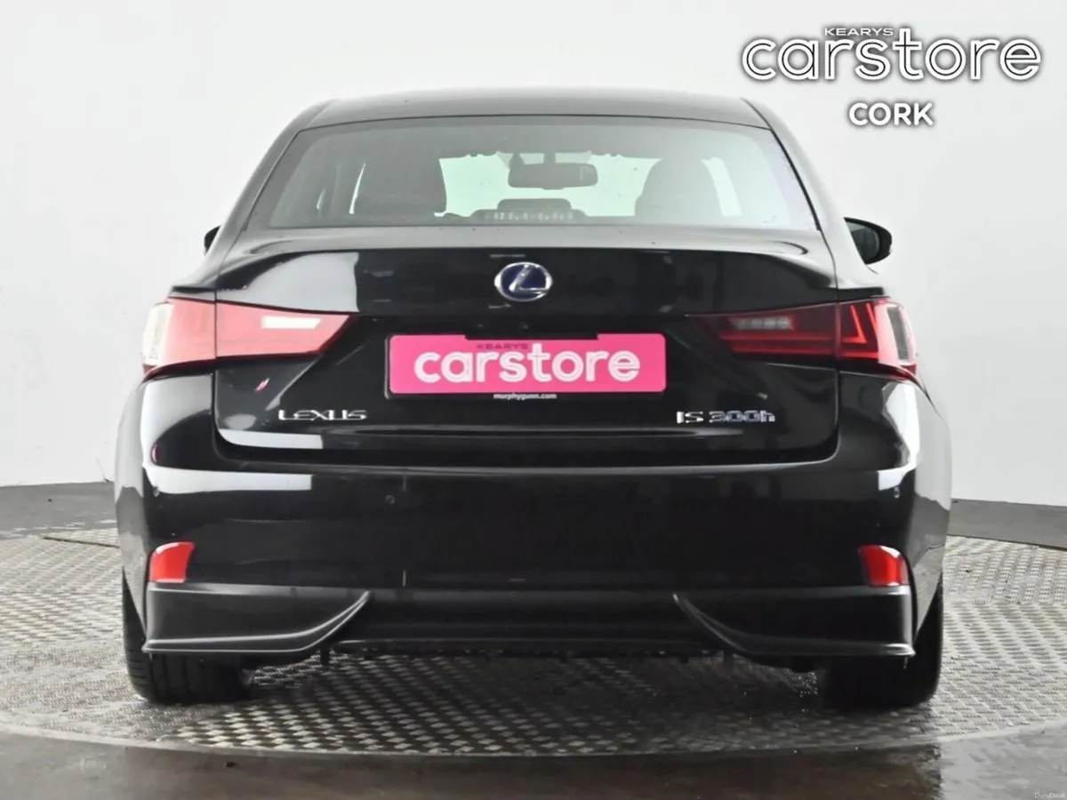 Lexus IS 300h F-Sport - Image 4