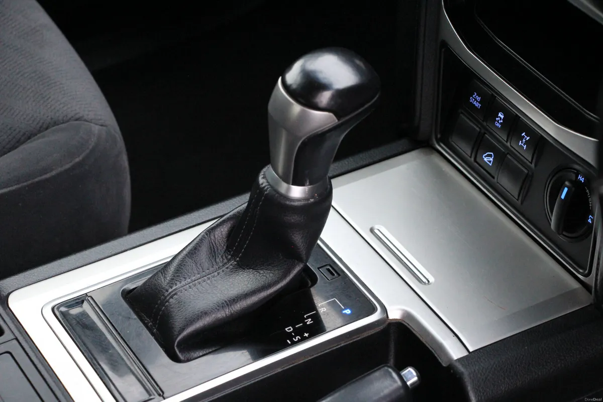 Landcruiser LWB Auto * 2 Seat * 1 owner from new - Image 3