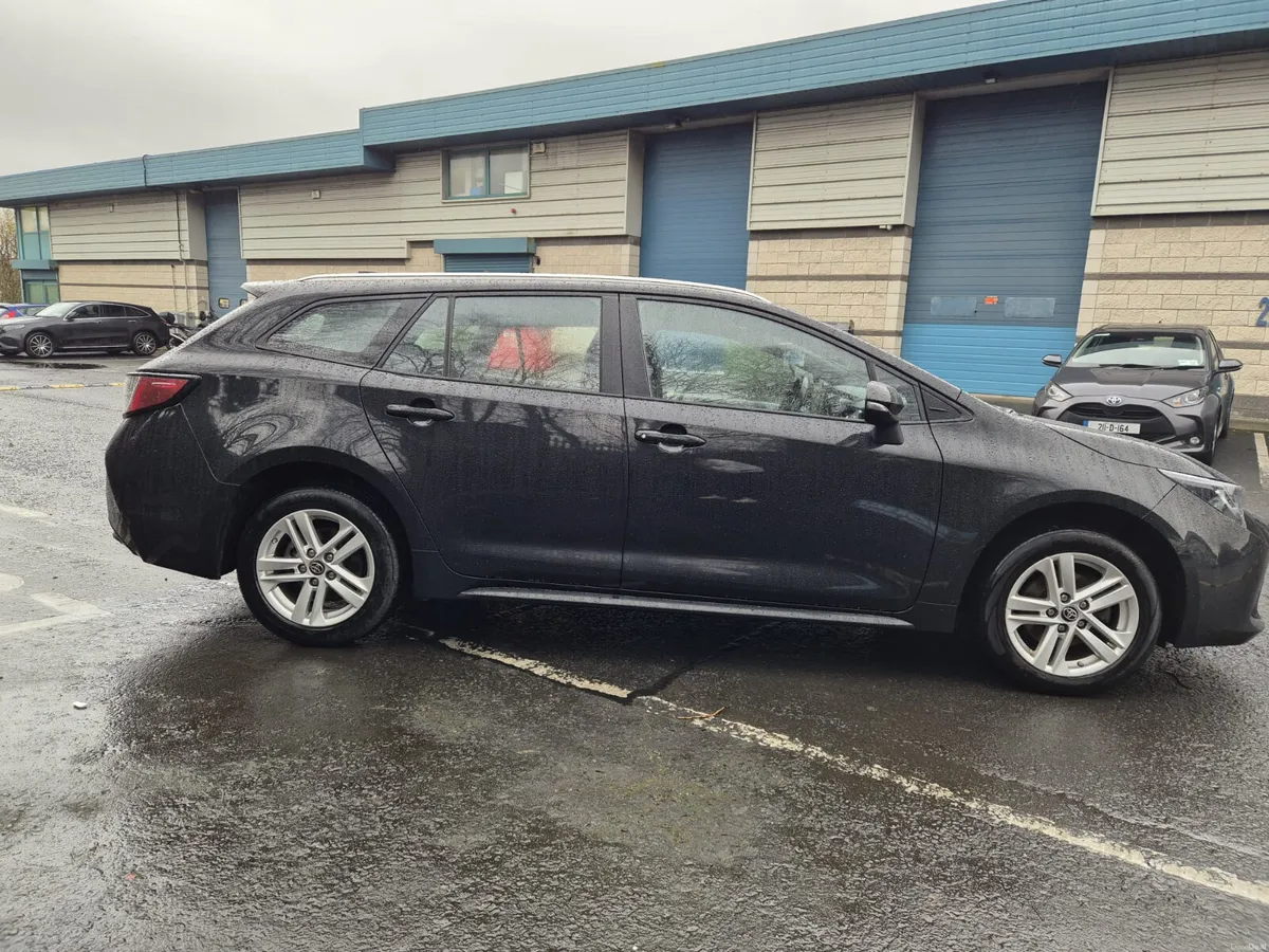 TOYOTA COROLLA/2022/IRISH CAR/1.8 PETROL HYBRID - Image 4