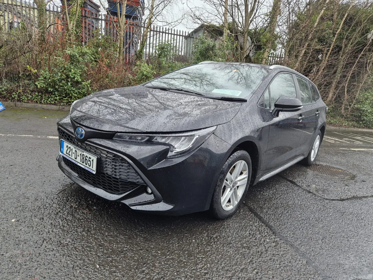 TOYOTA COROLLA/2022/IRISH CAR/1.8 PETROL HYBRID - Image 1