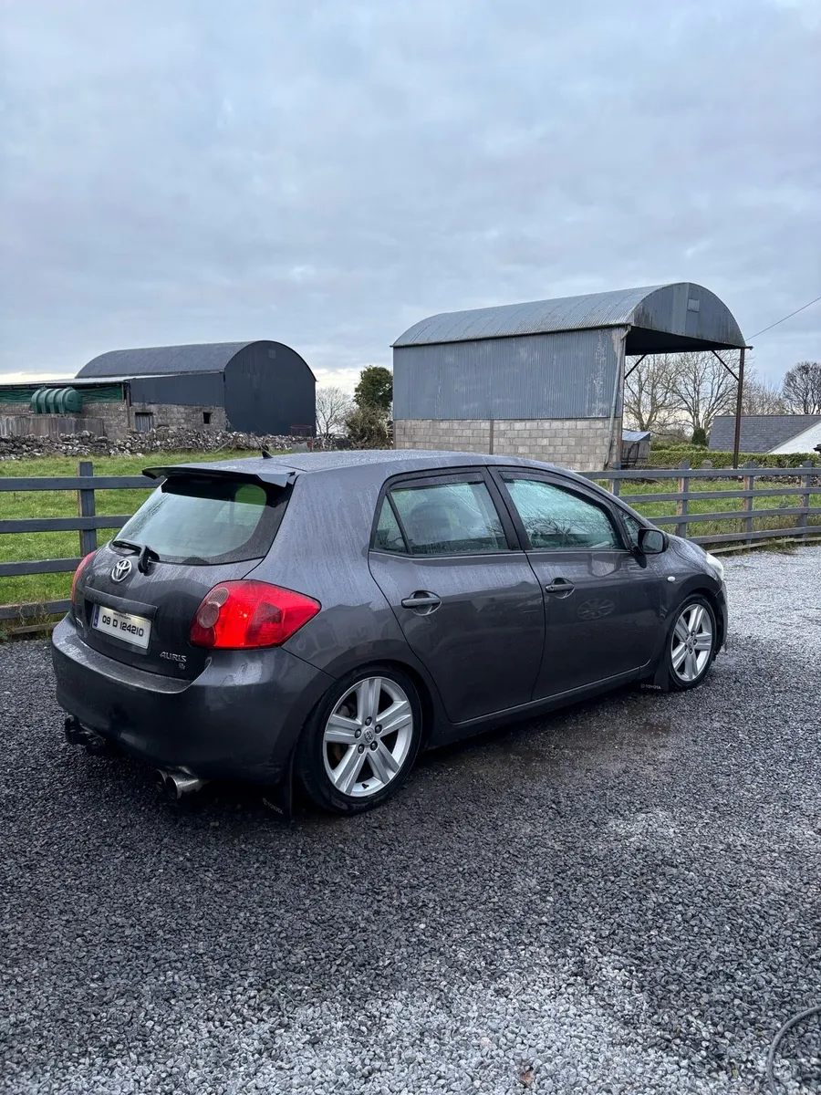 Toyota auris 2.0 diesel - Image 2