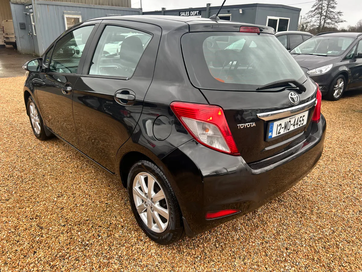 Toyota Yaris 2012 - Image 3