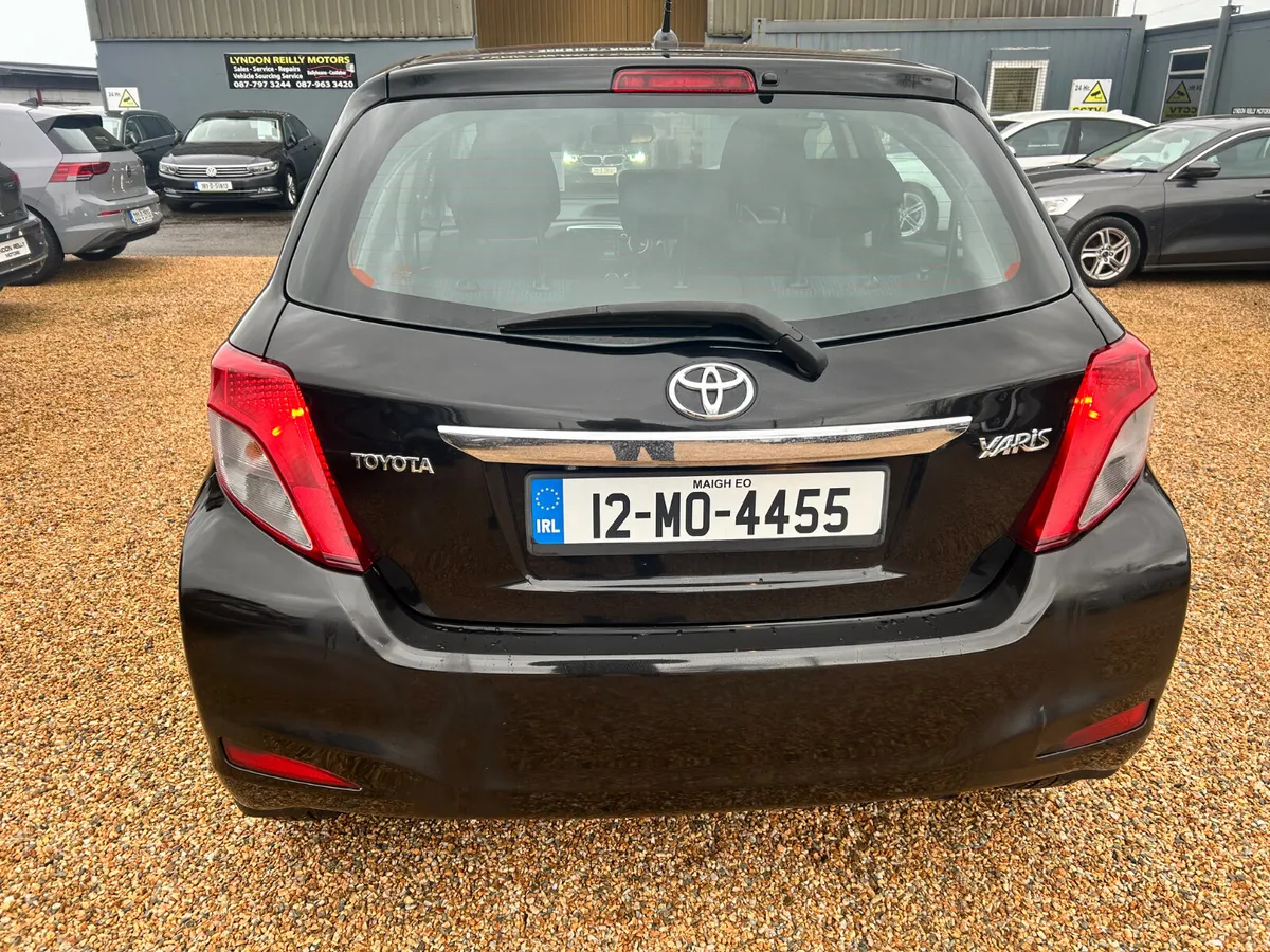 Toyota Yaris 2012 - Image 4