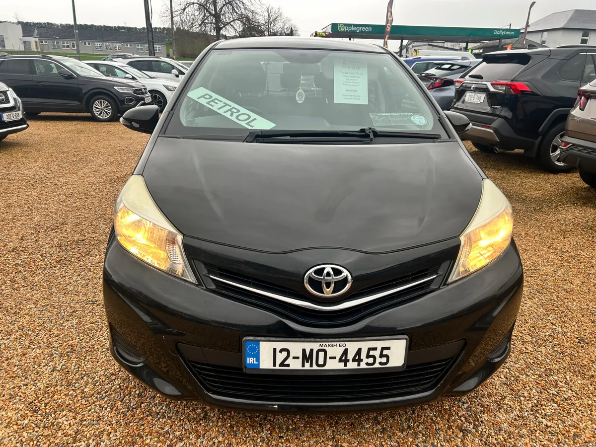 Toyota Yaris 2012 - Image 2