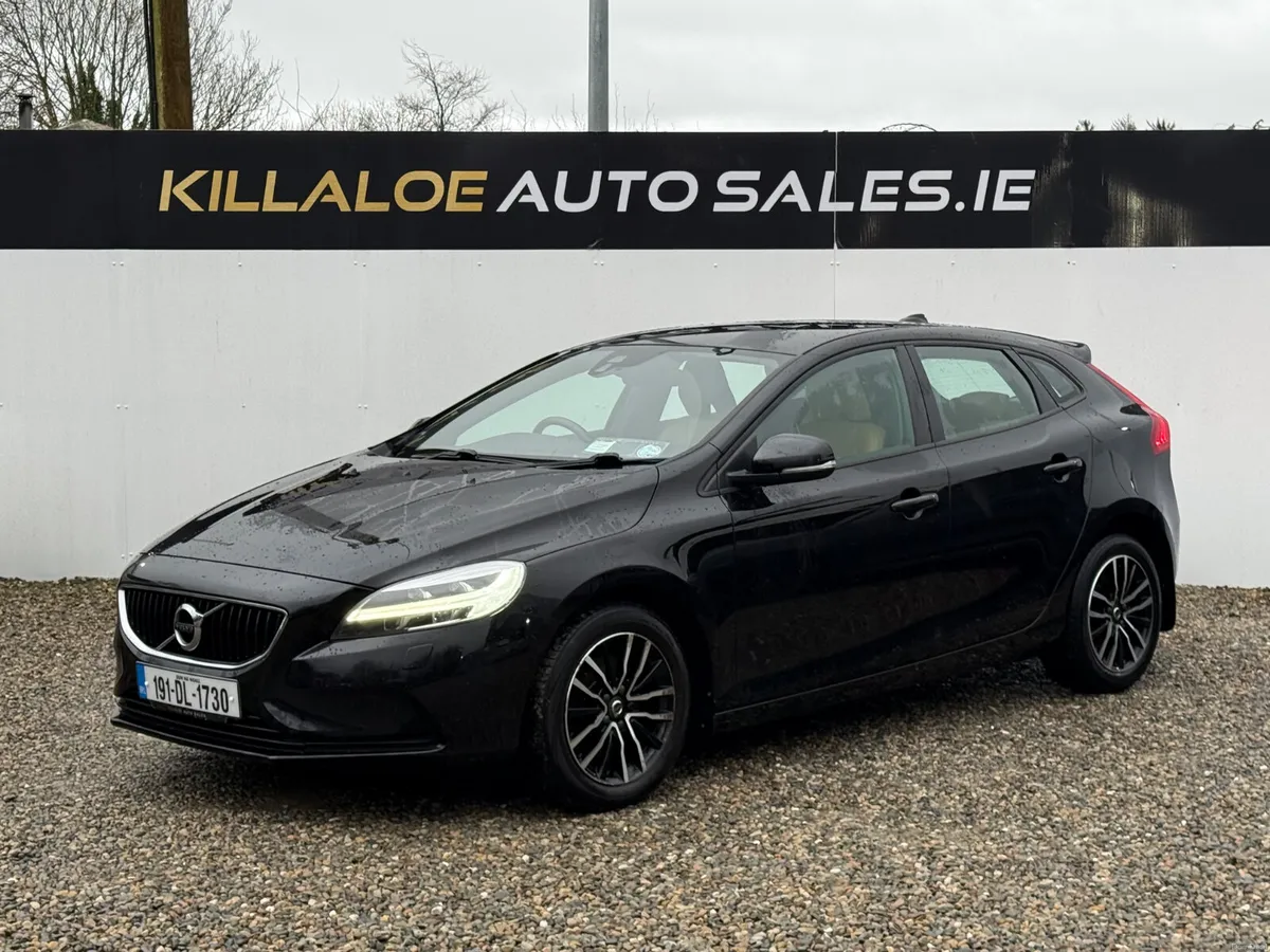 2019 Volvo V40 2.0D Manual (Top Spec) - Image 3