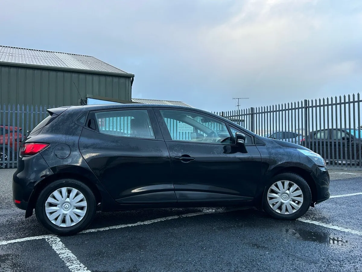 161 Renault Clio New NCT 03/27! - Image 2