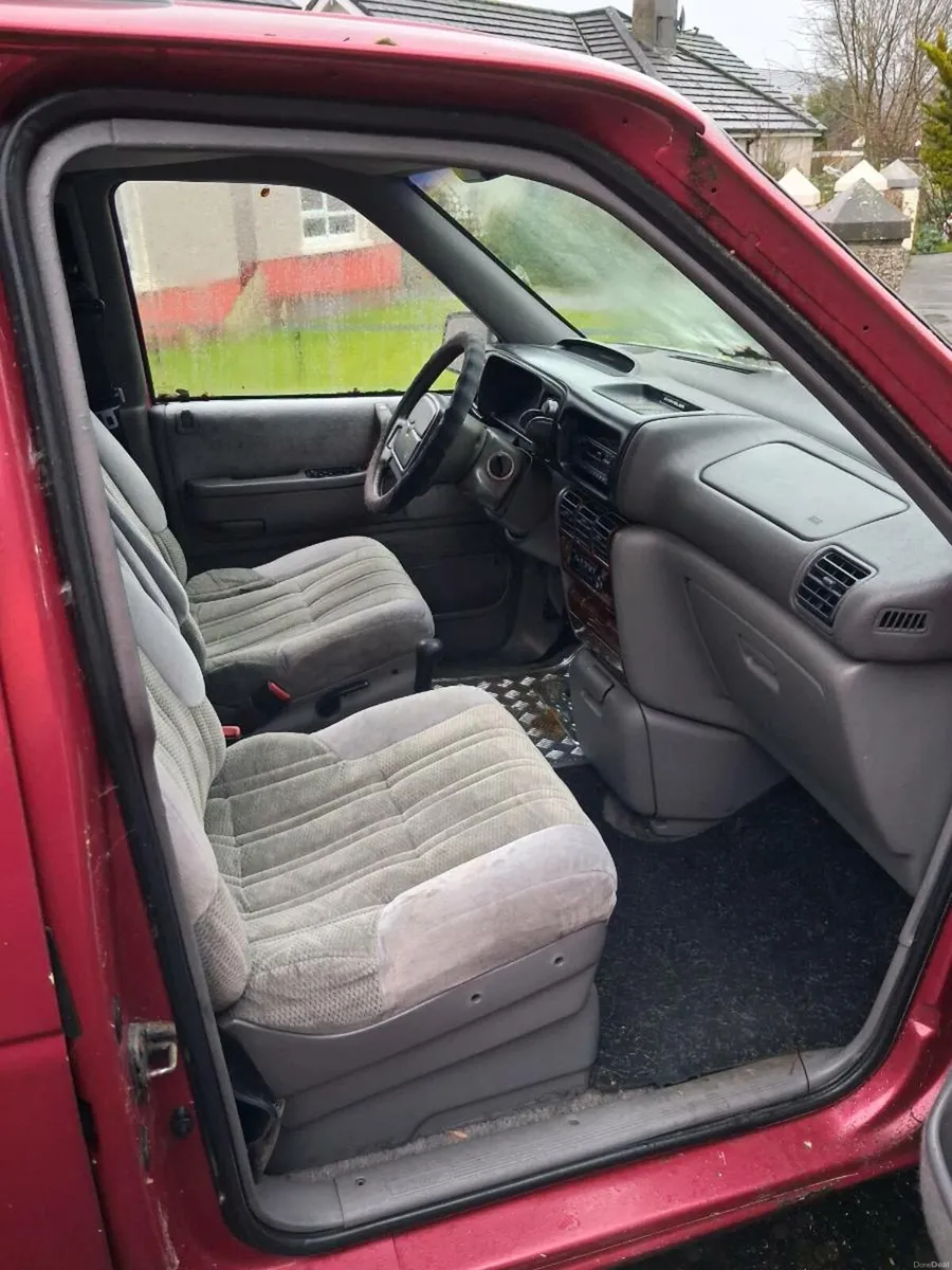 1994 Chrysler voyager - Image 4