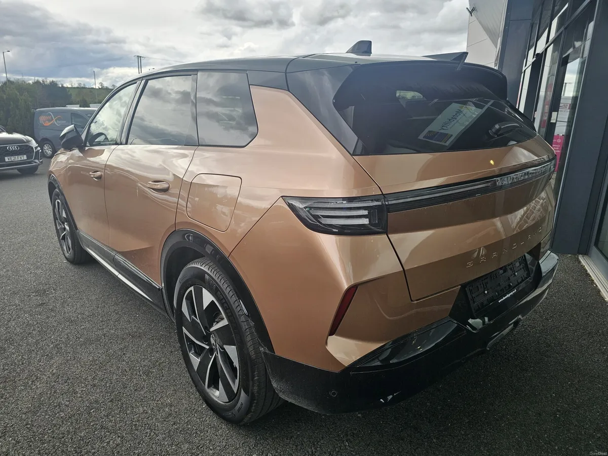 Vauxhall Grandland Electric Hatchback GS - Image 2