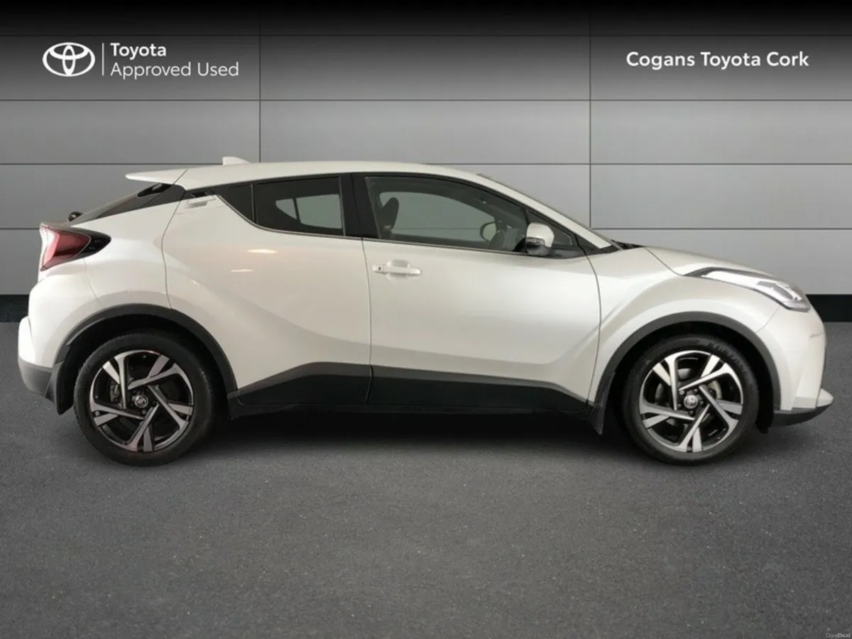 Toyota C-HR Sport - Image 3