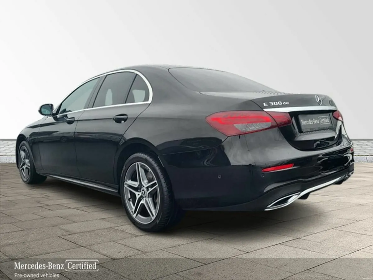 Mercedes-Benz E-Class E300de PHEV AMG LINE  AUTO * - Image 3