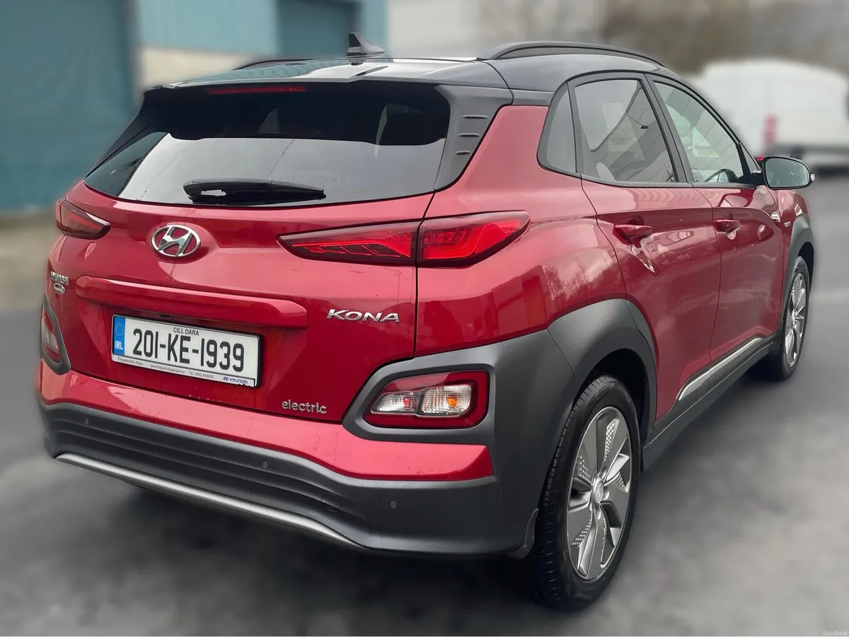 Hyundai Kona Kauai EV Premium 64 KWH 204 hp - Image 2