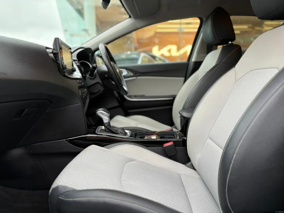 Kia XCeed PHEV - Image 2