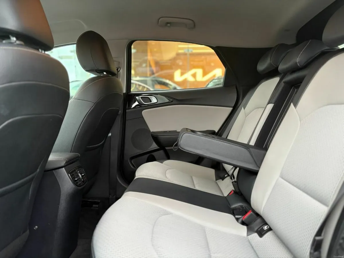 Kia XCeed PHEV - Image 4