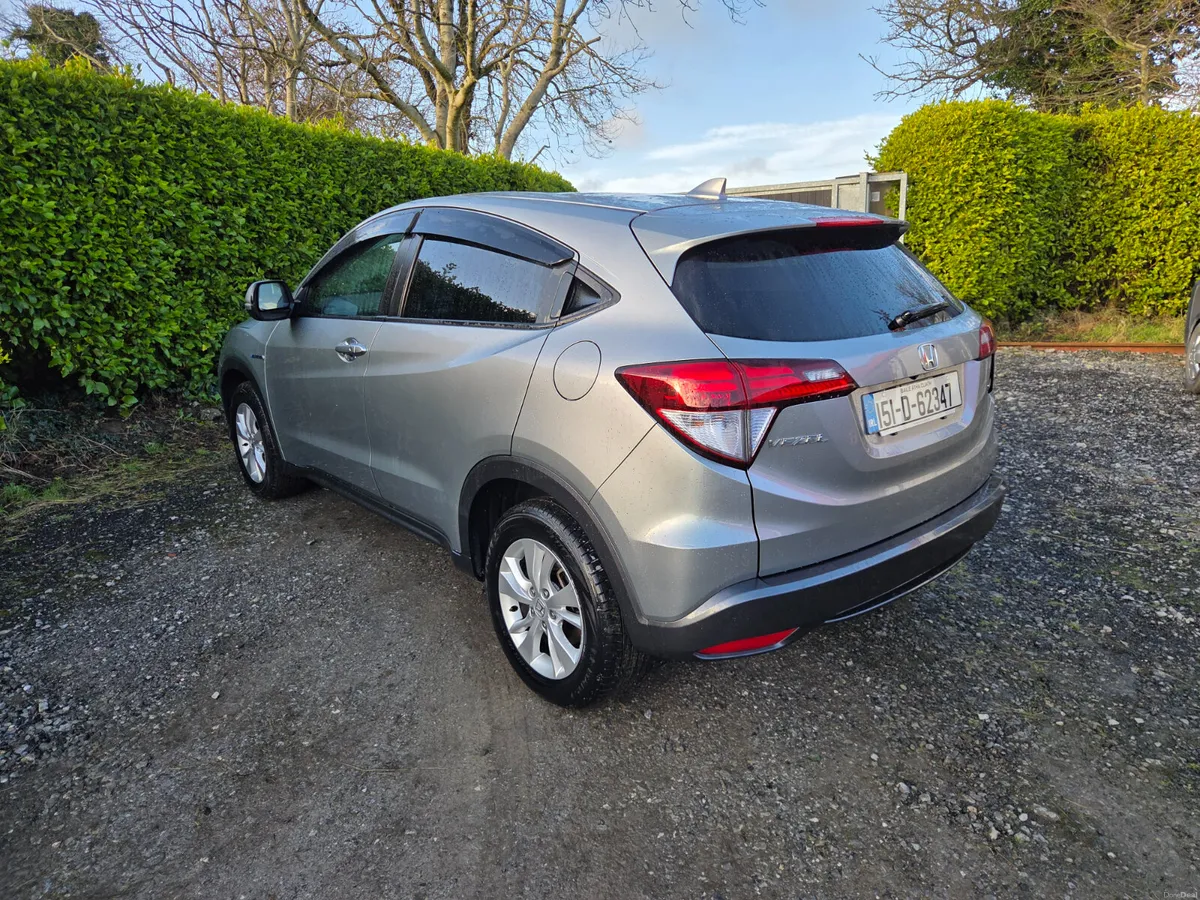 Honda Vezel Automatic Hybrid - Image 4