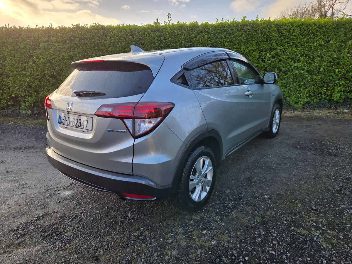 Honda Vezel Automatic Hybrid - Image 3